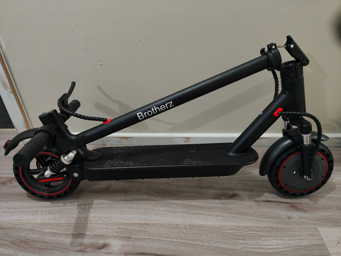 250 watt Electric Scooter With Suspension And 12 Month Warranty